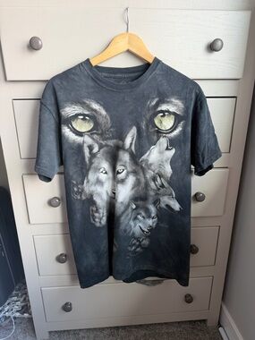 “The Mountain” Wolf Graphic Tee in Charcoal Gray